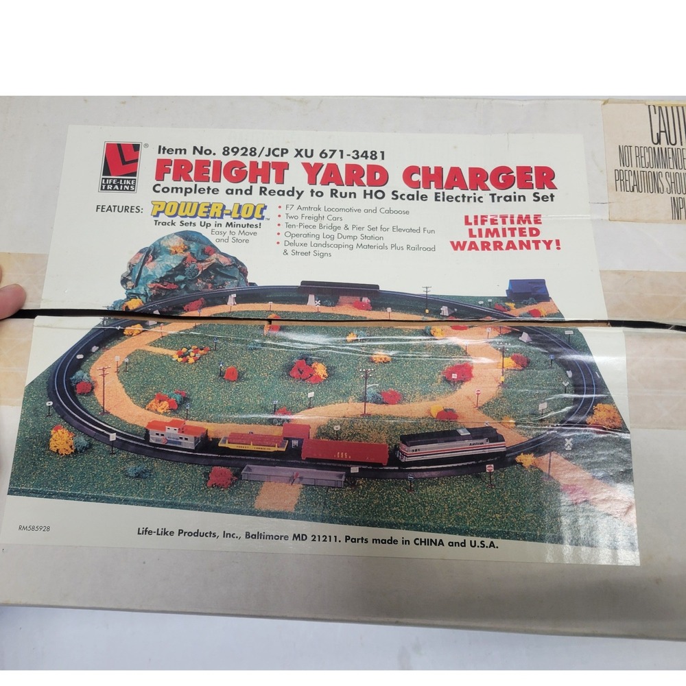Life-Like Trains Freight Yard Charger HO Scale Electric Train Set 8928 Amtrak F7
